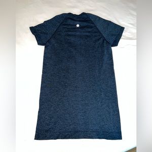 Womens lululemon shortsleeve shirt
